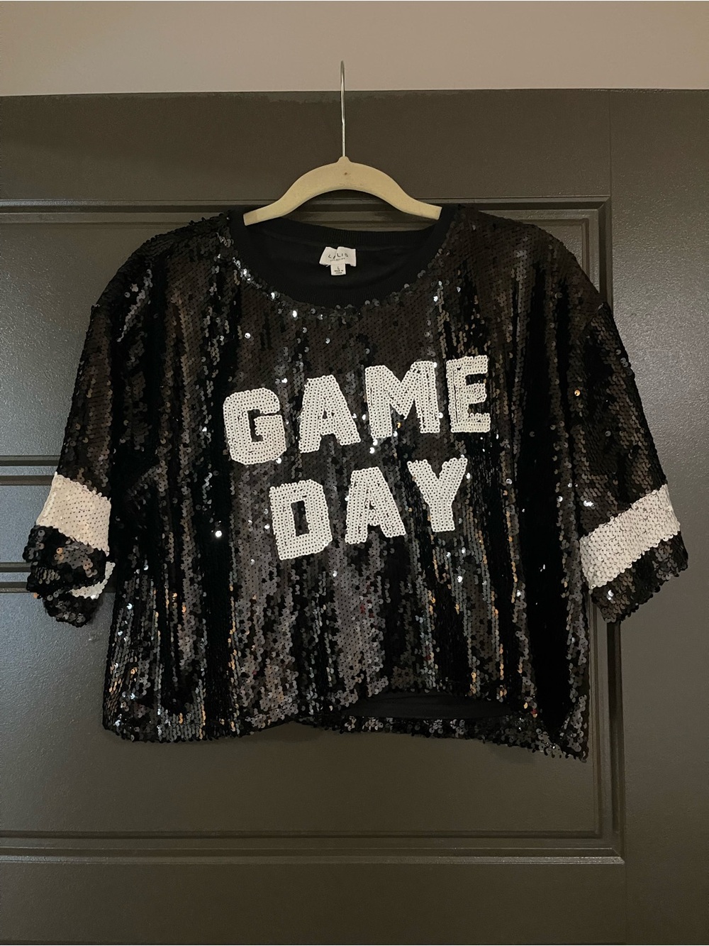 Le Lis Women’s Black and White Sequin 'GAME DAY' Cropped Shirt
